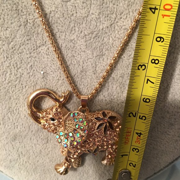 Rhinestone Elephant Pendant Necklace - Costume Jewlery NEW   Dr6 - Picture 5 of 6